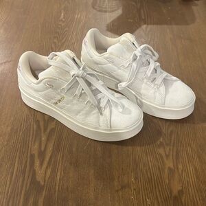 Women’s adidas Stan smith white lace platform sneakers size 7.5